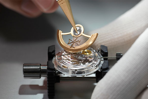 家族への敬意の念、そして腕時計というメッセージが次の世代へと受け継がれる、ヴァシュロン・コンスタンタンの最新作