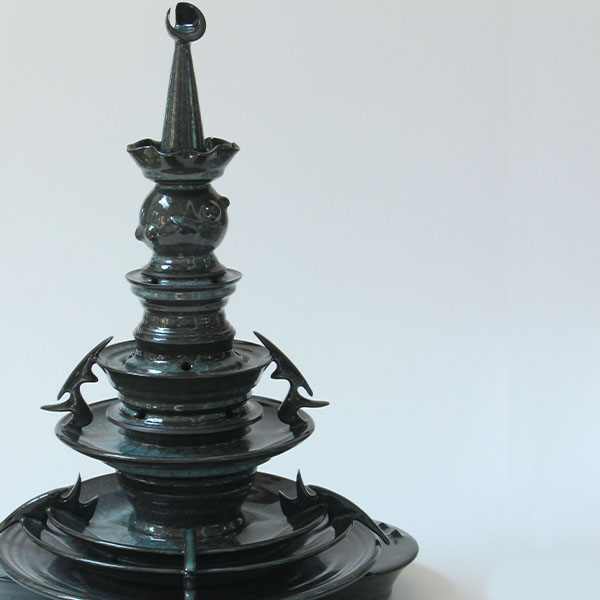 青瓷黒晶博山鼎爐　「REIMEI」　W50.4xD48.3xH63cm　¥7,700,000（税込）