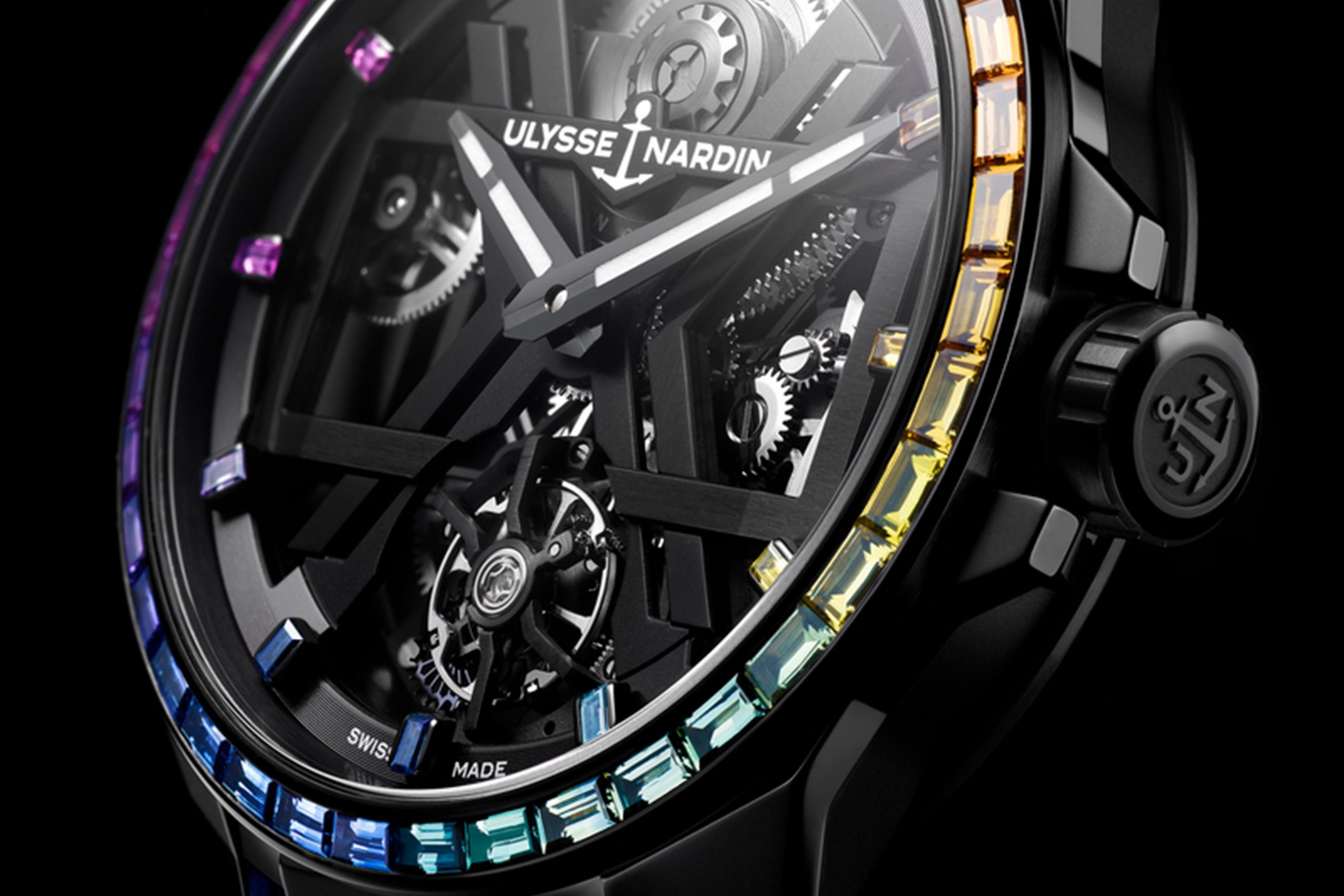 リッチなオジサンは、 業界最旬の虹色時計で粋にハズす